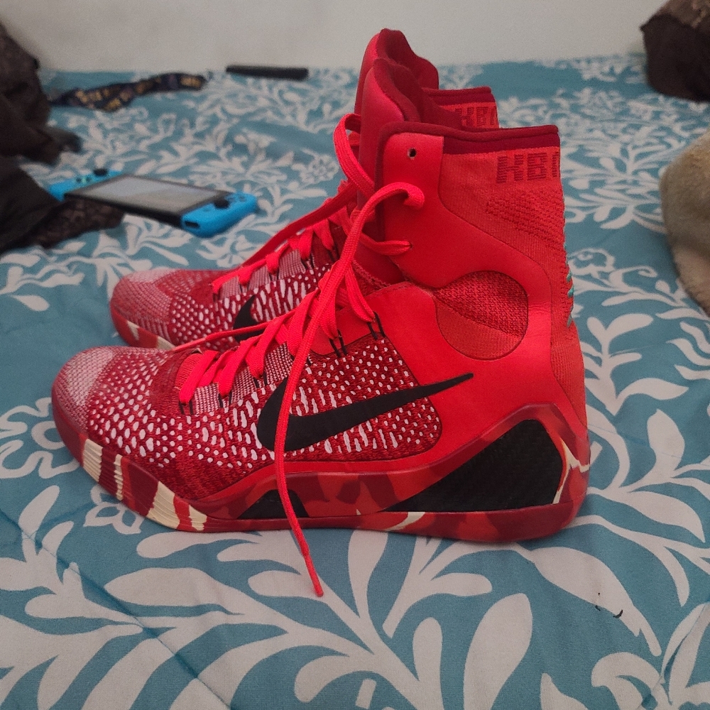 Kobe elite 9 christmas high (size 10)